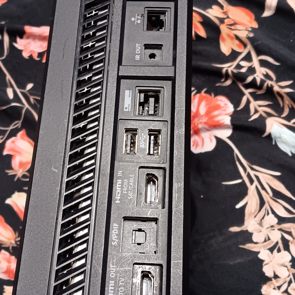 Xbox One Console - Picture 4 of 9